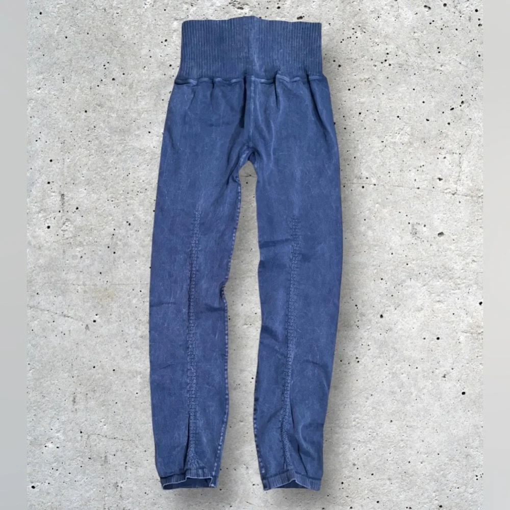 NWOT Free People Good Karma Legging